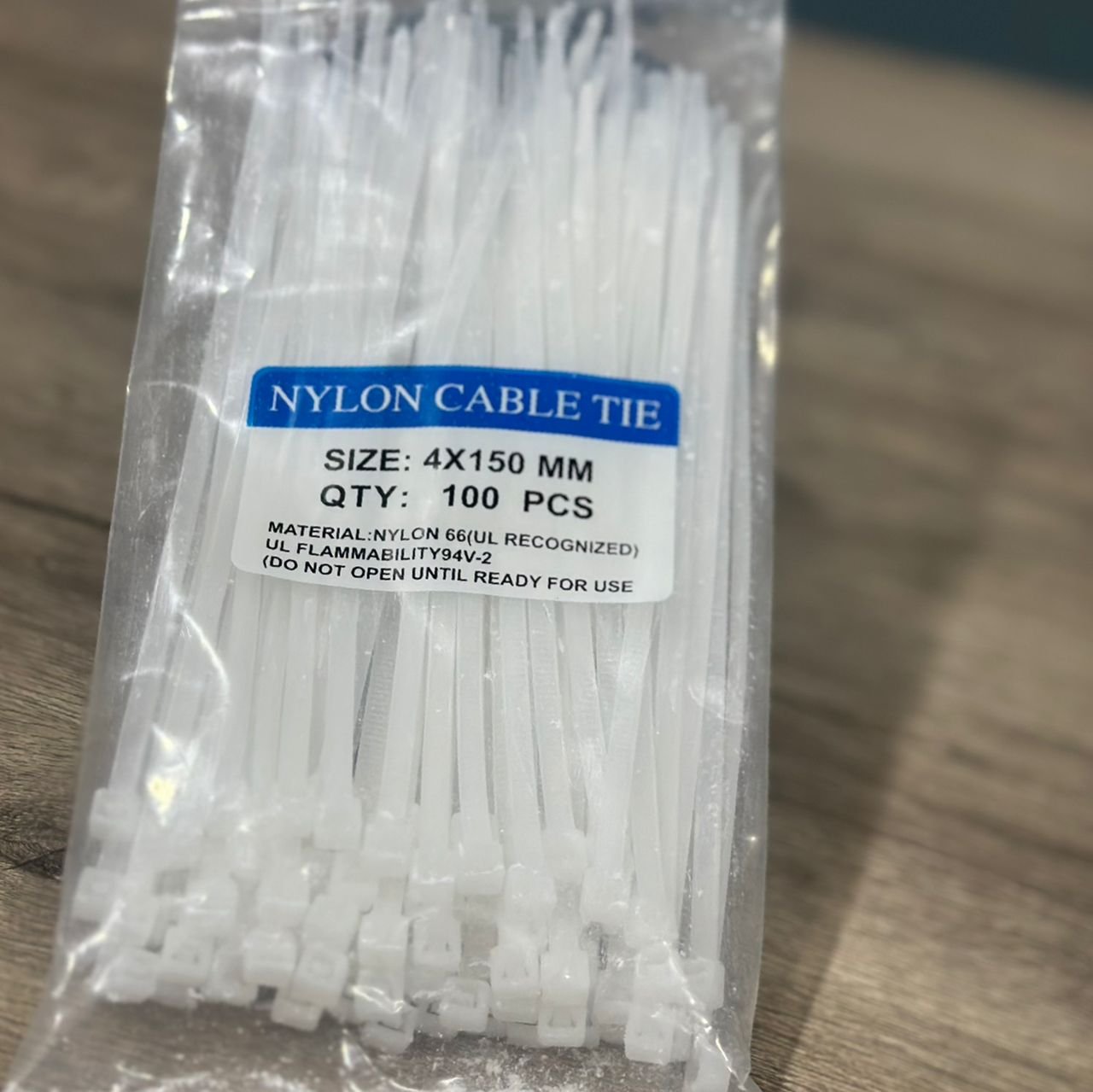 ATTACHE EN PLASTIQUE CABLE TIE LOCAL SIZE 4mm X 150mm NOIR 100PCS